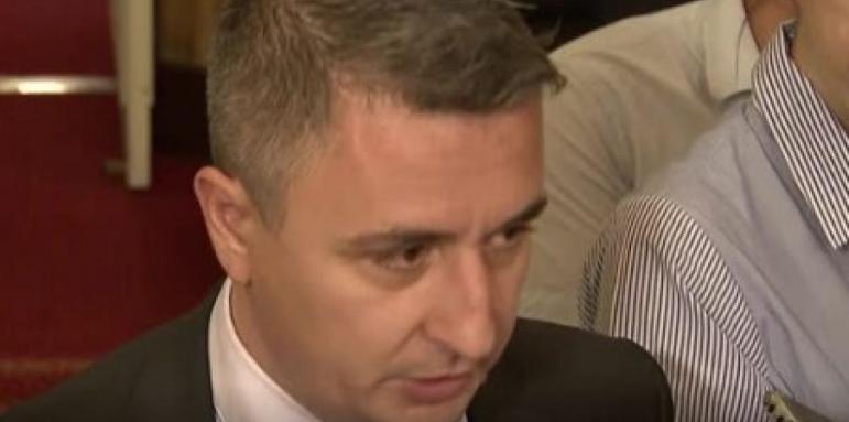 Откровение. Министър каза взел ли е пари заради власт